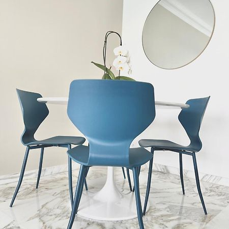 Seaviews By Jenni Menton, La Suite, Superbe Front De Mer, Top Emplacement Avec Terrasse Et Parking! Екстериор снимка