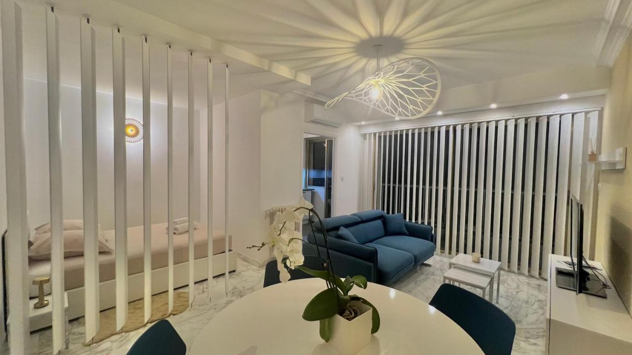 Seaviews By Jenni Menton, La Suite, Superbe Front De Mer, Top Emplacement Avec Terrasse Et Parking! Екстериор снимка