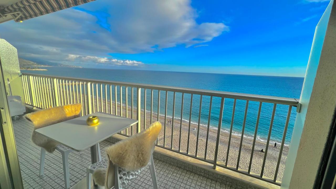 Seaviews By Jenni Menton, La Suite, Superbe Front De Mer, Top Emplacement Avec Terrasse Et Parking! Екстериор снимка