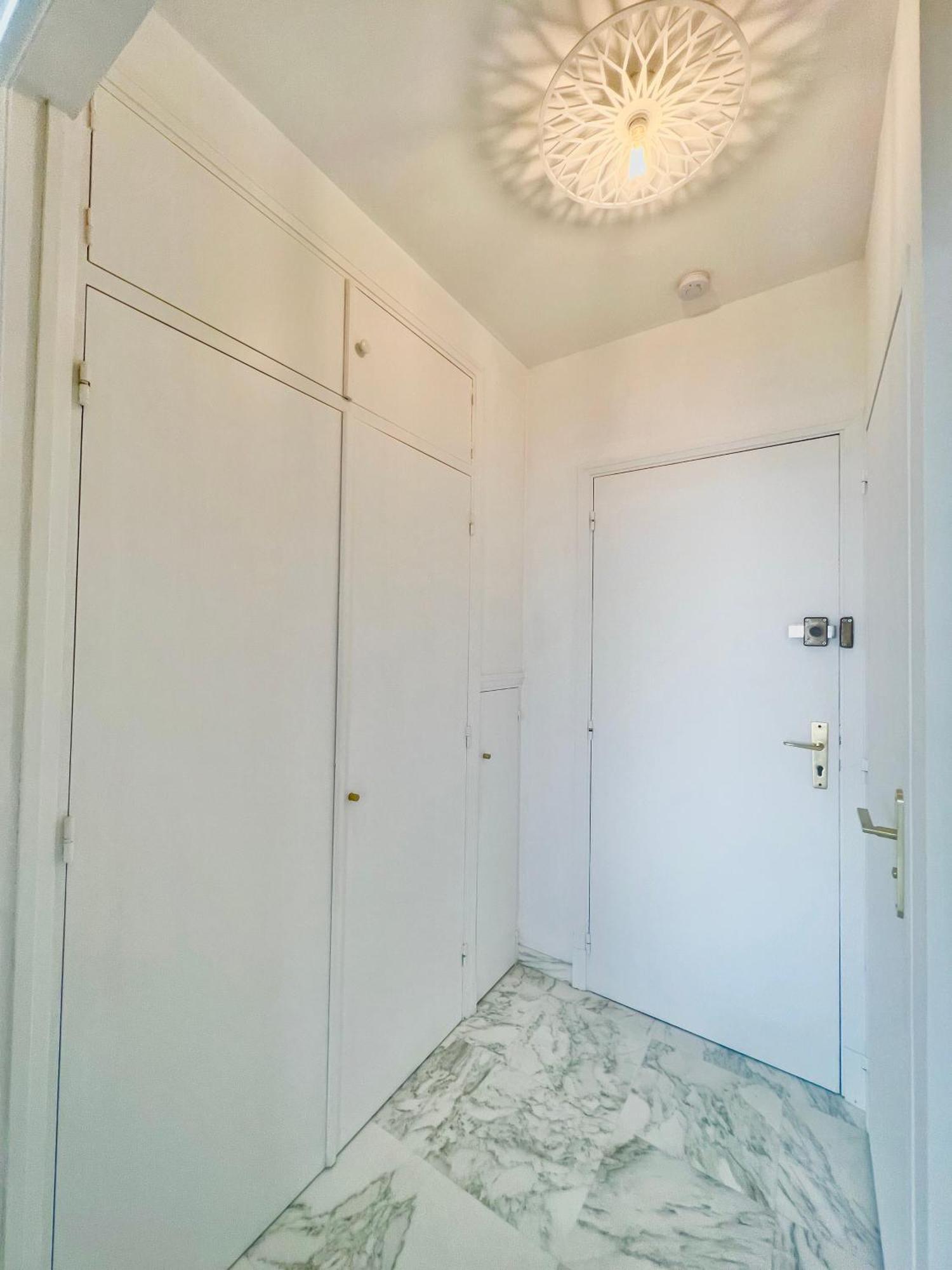 Seaviews By Jenni Menton, La Suite, Superbe Front De Mer, Top Emplacement Avec Terrasse Et Parking! Екстериор снимка